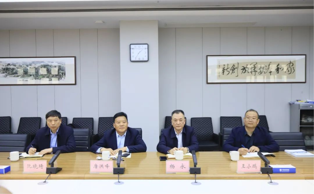 花花牛乳業(yè)集團(tuán)黨委書(shū)記、董事長(zhǎng)唐洪峰一行赴中原食品實(shí)驗(yàn)室同中國(guó)工程院院士、中原食品實(shí)驗(yàn)室主任任發(fā)政座談交流