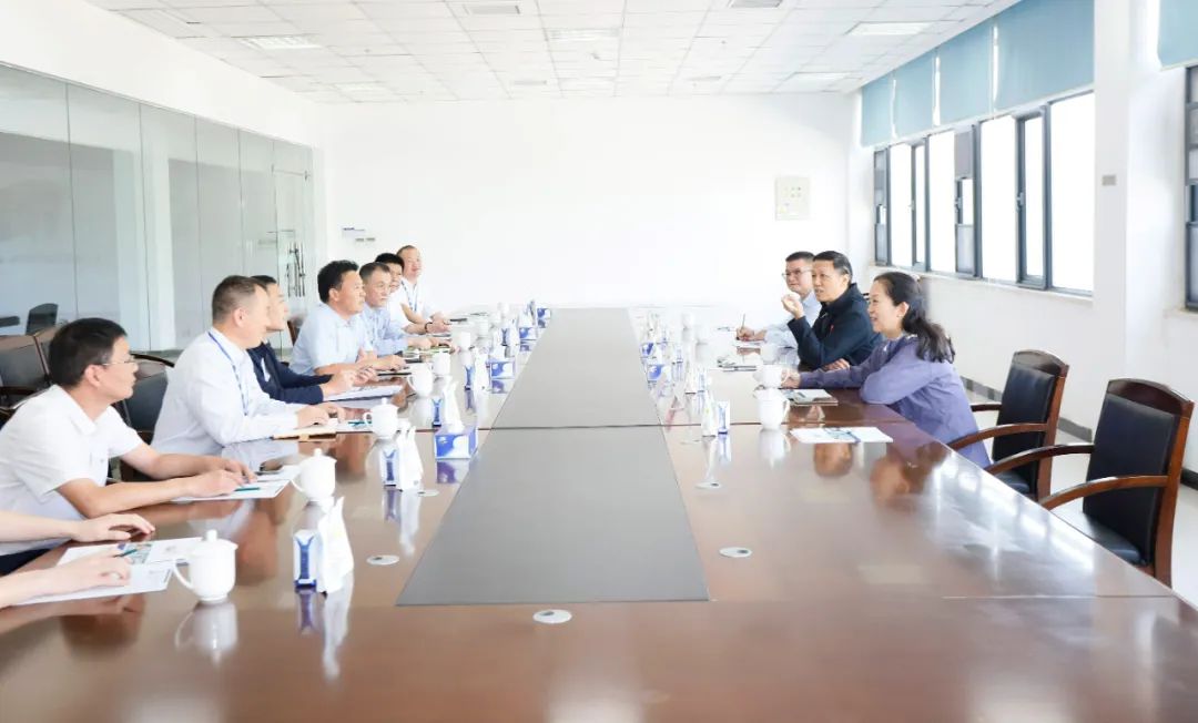 快樂過“雙節(jié)”，安全不放假｜河南農(nóng)投集團黨委書記、董事長李曉寰一行蒞臨花花牛乳業(yè)集團開展“雙節(jié)”安全生產(chǎn)大檢查活動并慰問一線職工、