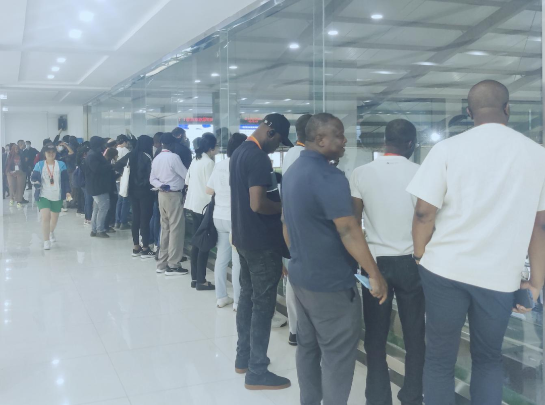 北京大學(xué)南南合作與發(fā)展學(xué)院教授、全球伙伴關(guān)系主任周詠梅一行蒞臨花花牛平輿瑞亞牧業(yè)參觀調(diào)研