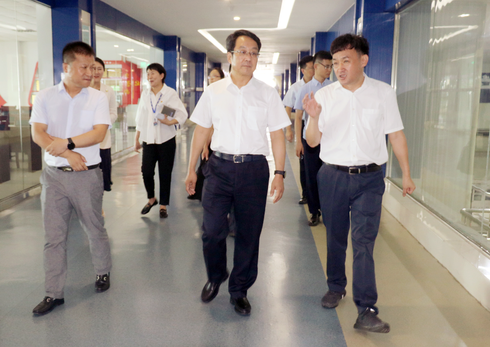 河南省高級(jí)人民法院院長胡道才一行蒞臨花花牛乳業(yè)集團(tuán)開展“萬人助萬企”活動(dòng) 助力企業(yè)發(fā)展