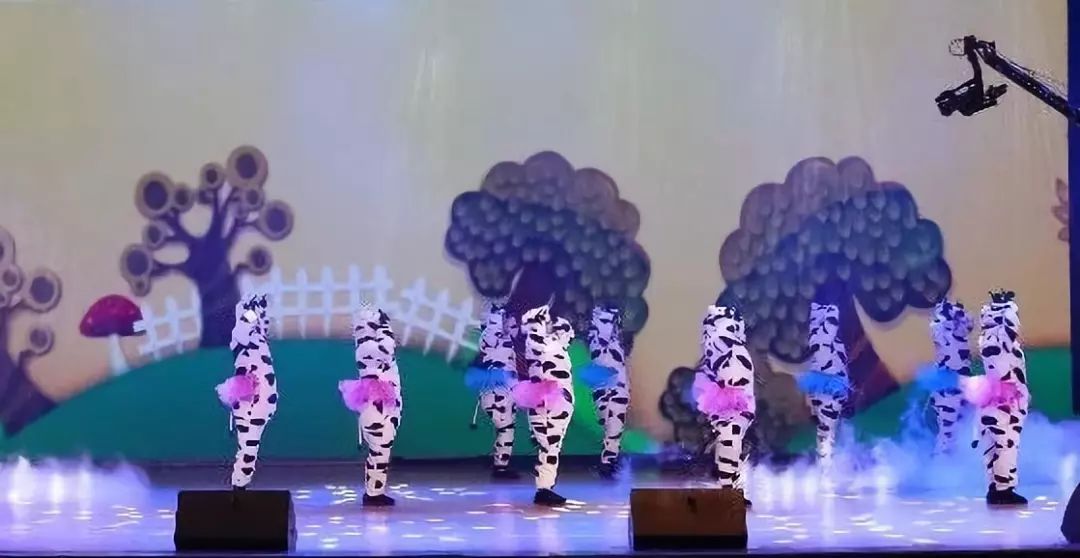 “贏在2019”，花花牛乳業(yè)集團(tuán)2019年新春晚會盛大開幕