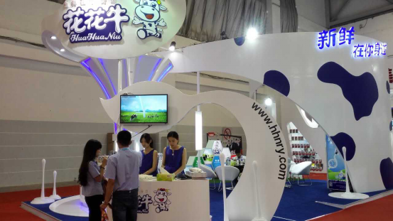 花花牛牛氣沖天！農(nóng)業(yè)部長品嘗“領暢”點贊，又獲國際奶業(yè)平臺青睞