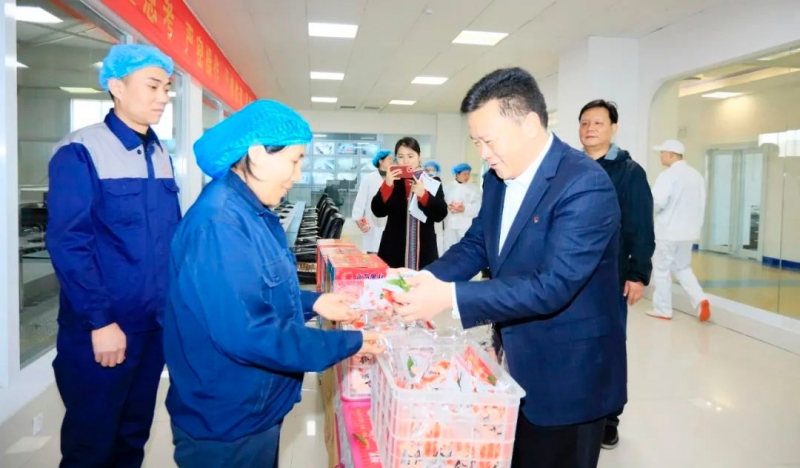 新春慰問(wèn)送關(guān)懷——集團(tuán)黨委書(shū)記、董事長(zhǎng)慰問(wèn)春節(jié)期間堅(jiān)守崗位的一線(xiàn)職工